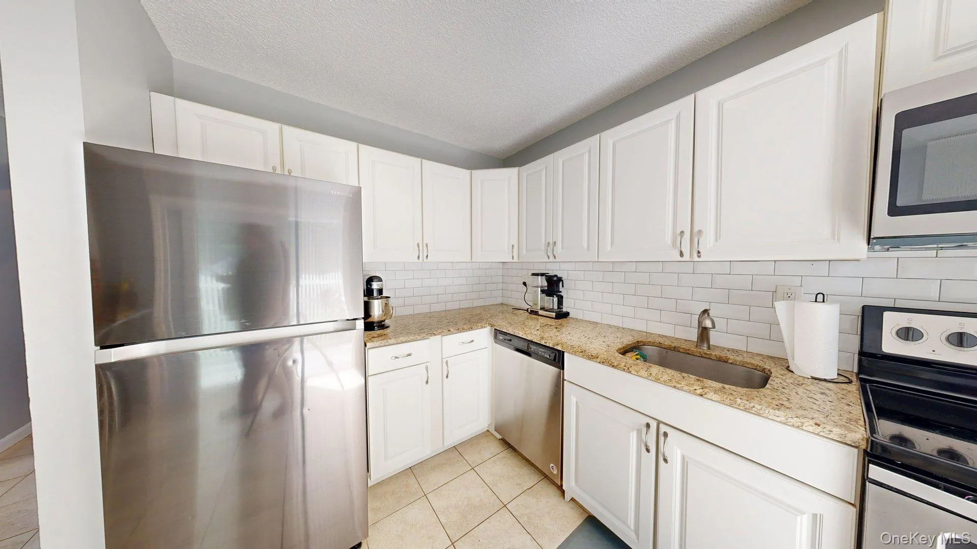 10 Amesworth Court, Brookhaven, NY, 3 Bedrooms Bedrooms, 6 Rooms Rooms,1 BathroomBathrooms,Residential,For Rent,Amesworth,0,1025089 10 Amesworth Court, Brookhaven, NY, 3 Bedrooms Bedrooms, 6 Rooms Rooms,1 BathroomBathrooms,Residential,For Rent,Amesworth,0,1025089