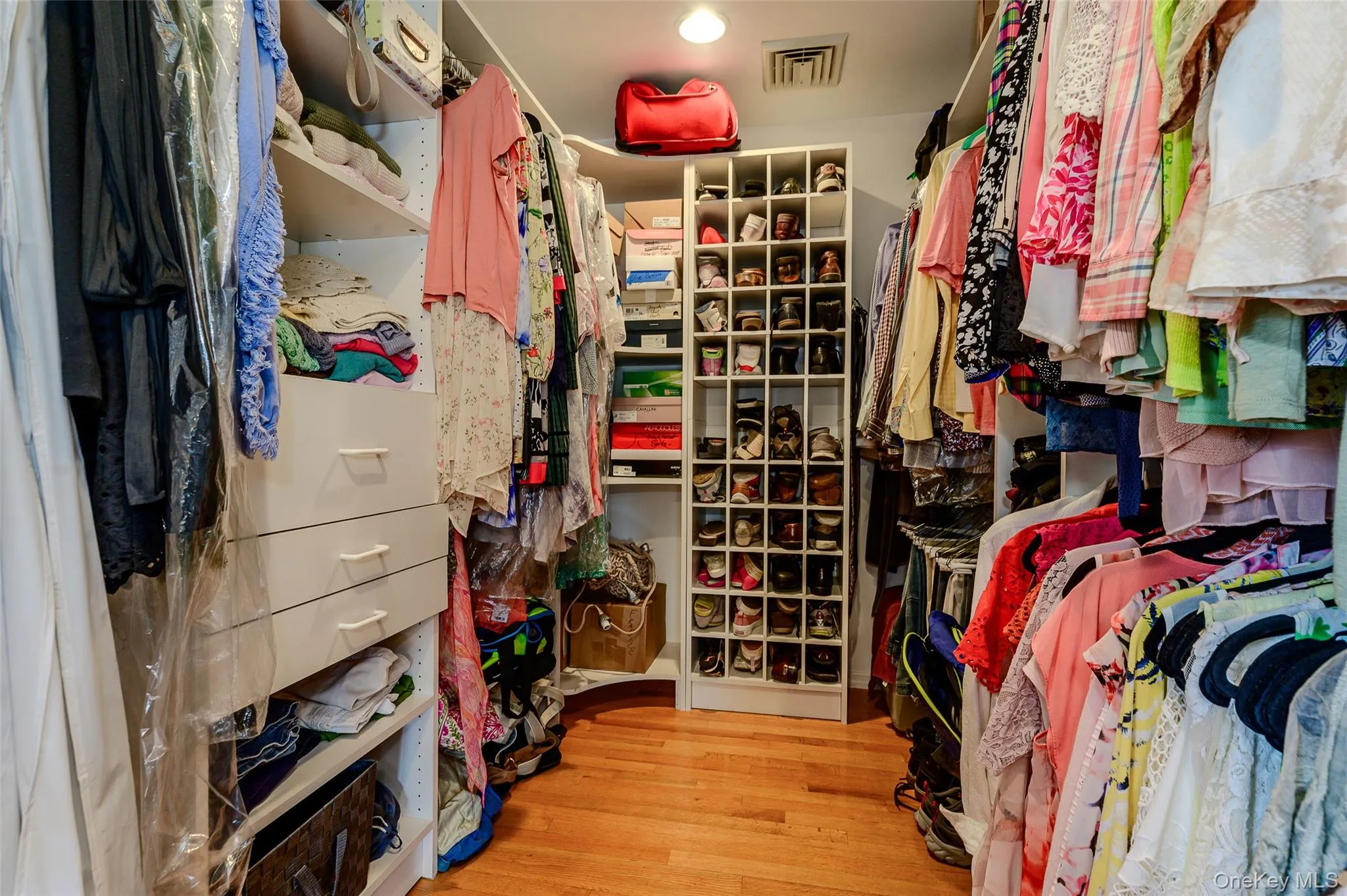 262 Rose Street, Oyster Bay, NY, 4 Bedrooms Bedrooms, 10 Rooms Rooms,3 BathroomsBathrooms,Residential,For Rent,Rose,0,1025109 262 Rose Street, Oyster Bay, NY, 4 Bedrooms Bedrooms, 10 Rooms Rooms,3 BathroomsBathrooms,Residential,For Rent,Rose,0,1025109