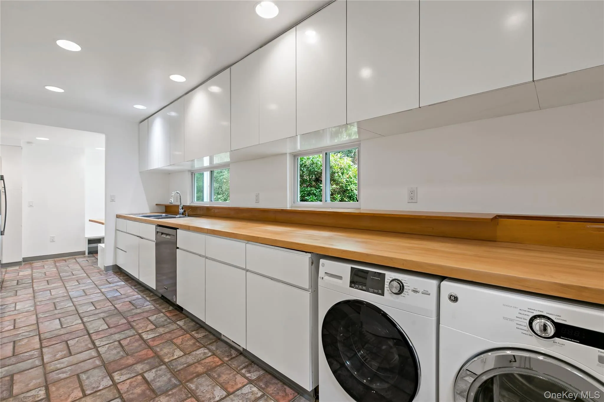 3 Tory Lane, Scarsdale, NY, 5 Bedrooms Bedrooms, 9 Rooms Rooms,4 BathroomsBathrooms,Residential Lease,For Rent,Tory,0,1025120 3 Tory Lane, Scarsdale, NY, 5 Bedrooms Bedrooms, 9 Rooms Rooms,4 BathroomsBathrooms,Residential Lease,For Rent,Tory,0,1025120