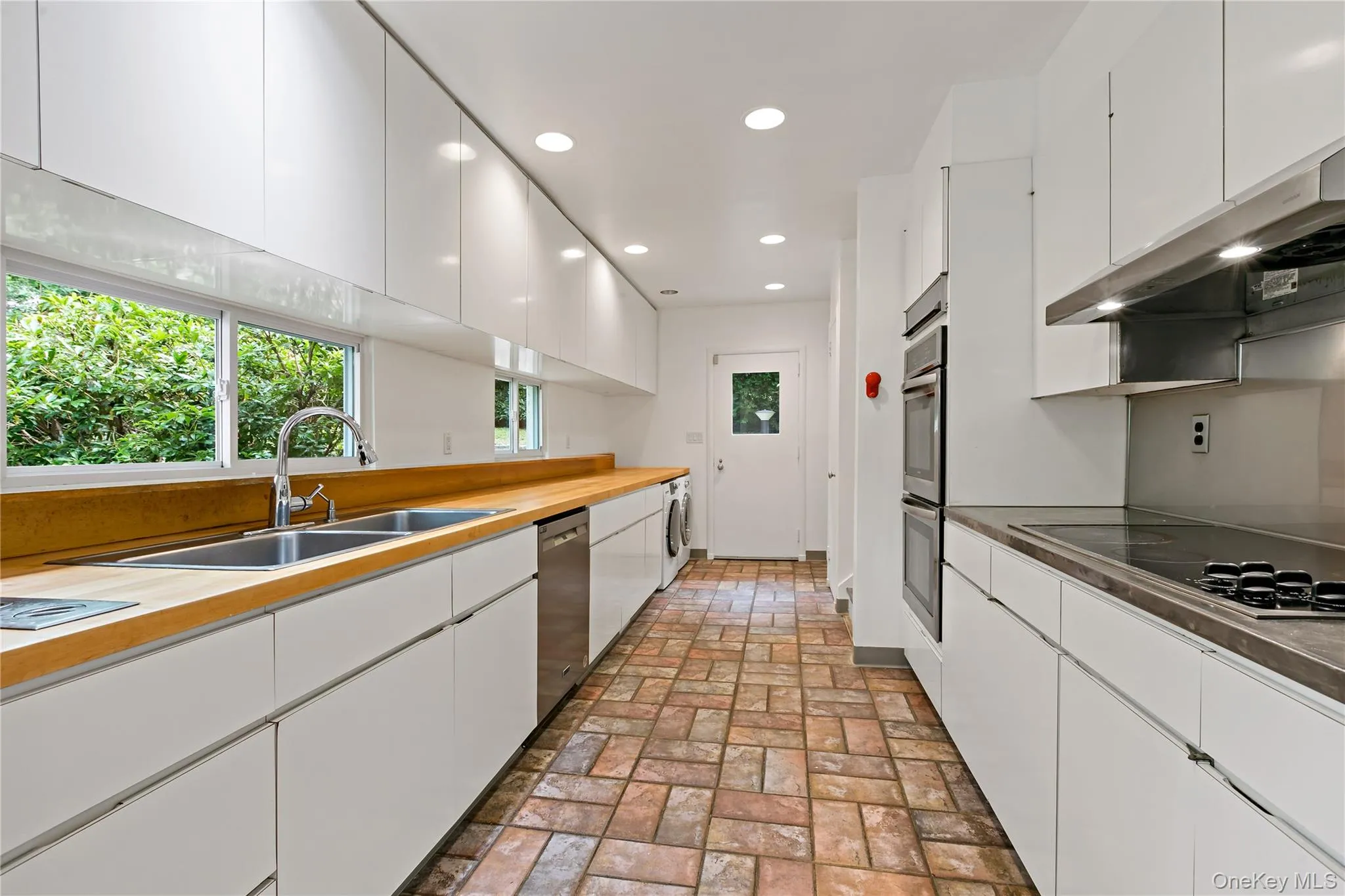 3 Tory Lane, Scarsdale, NY, 5 Bedrooms Bedrooms, 9 Rooms Rooms,4 BathroomsBathrooms,Residential Lease,For Rent,Tory,0,1025120 3 Tory Lane, Scarsdale, NY, 5 Bedrooms Bedrooms, 9 Rooms Rooms,4 BathroomsBathrooms,Residential Lease,For Rent,Tory,0,1025120