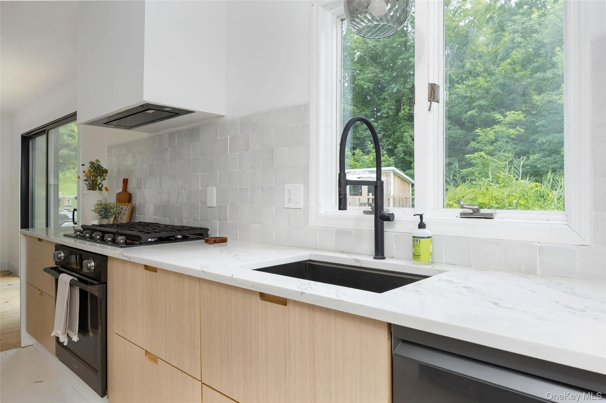 4 Cove Road, Rhinebeck, NY, 5 Bedrooms Bedrooms, 12 Rooms Rooms,3 BathroomsBathrooms,Residential,For Rent,Cove,0,1025128 4 Cove Road, Rhinebeck, NY, 5 Bedrooms Bedrooms, 12 Rooms Rooms,3 BathroomsBathrooms,Residential,For Rent,Cove,0,1025128