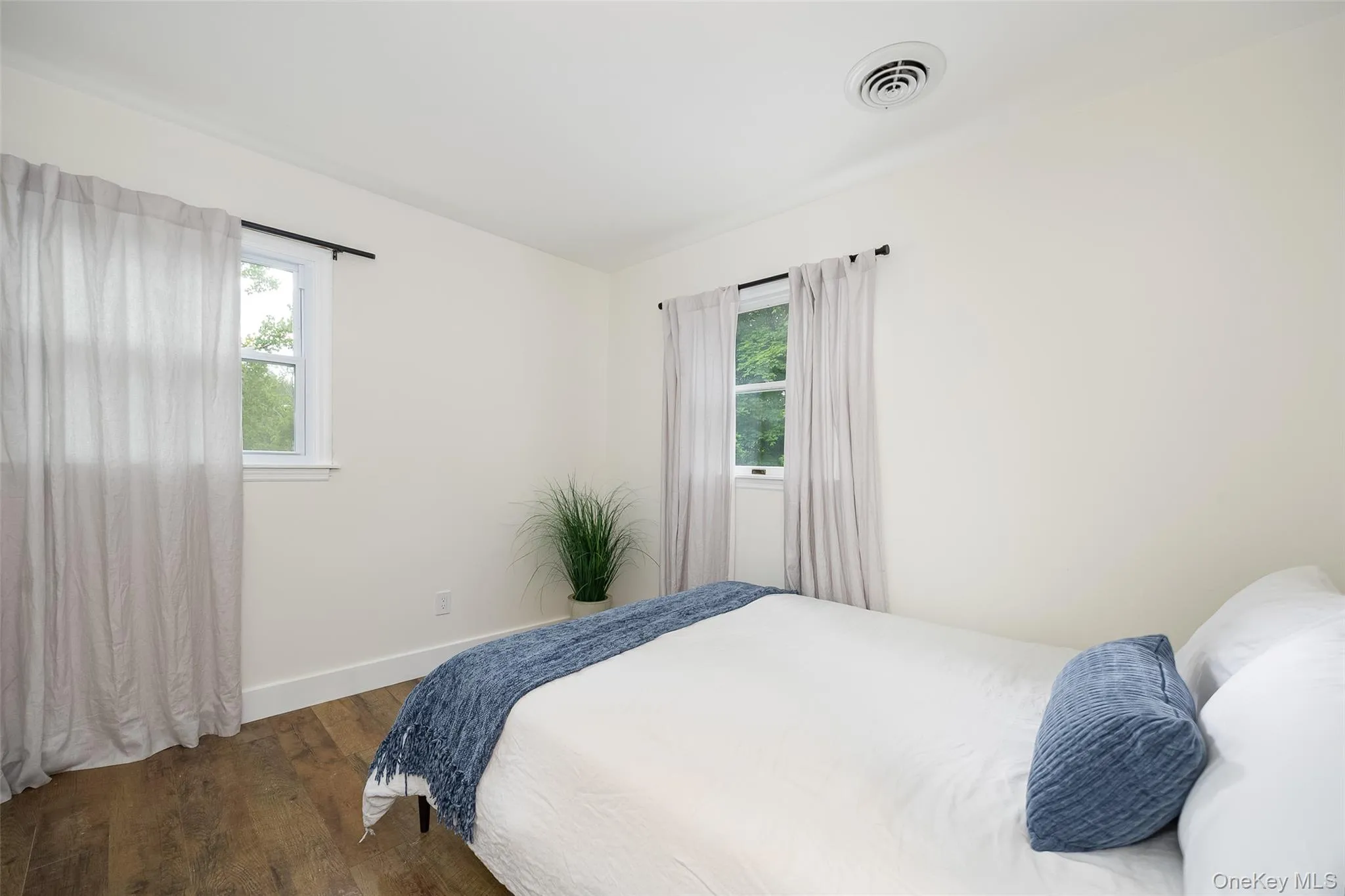 4 Cove Road, Rhinebeck, NY, 5 Bedrooms Bedrooms, 12 Rooms Rooms,3 BathroomsBathrooms,Residential,For Rent,Cove,0,1025128 4 Cove Road, Rhinebeck, NY, 5 Bedrooms Bedrooms, 12 Rooms Rooms,3 BathroomsBathrooms,Residential,For Rent,Cove,0,1025128