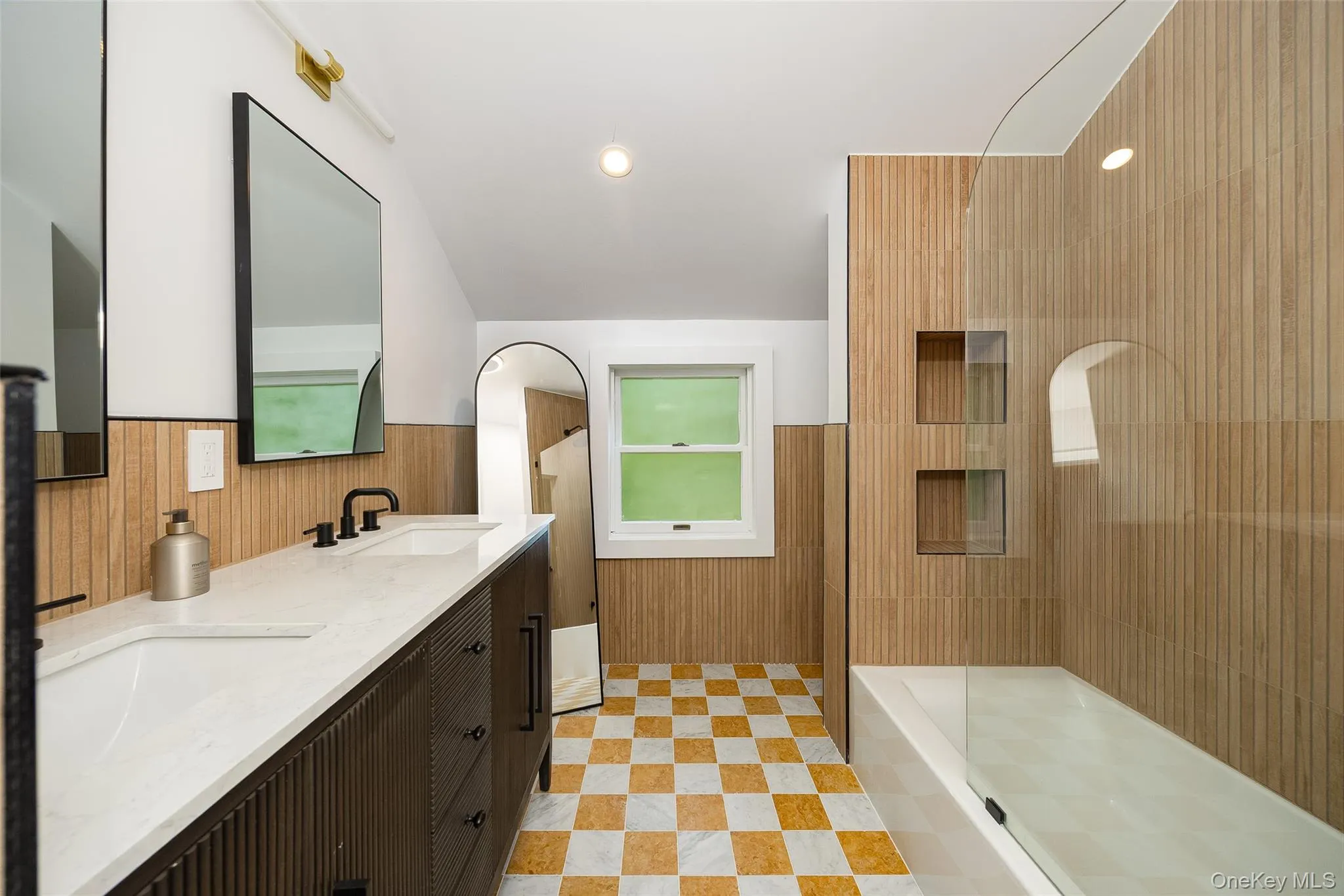 4 Cove Road, Rhinebeck, NY, 5 Bedrooms Bedrooms, 12 Rooms Rooms,3 BathroomsBathrooms,Residential,For Rent,Cove,0,1025128 4 Cove Road, Rhinebeck, NY, 5 Bedrooms Bedrooms, 12 Rooms Rooms,3 BathroomsBathrooms,Residential,For Rent,Cove,0,1025128