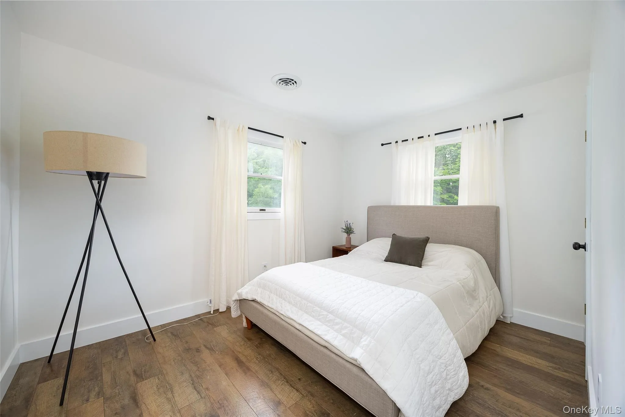 4 Cove Road, Rhinebeck, NY, 5 Bedrooms Bedrooms, 12 Rooms Rooms,3 BathroomsBathrooms,Residential,For Rent,Cove,0,1025128 4 Cove Road, Rhinebeck, NY, 5 Bedrooms Bedrooms, 12 Rooms Rooms,3 BathroomsBathrooms,Residential,For Rent,Cove,0,1025128