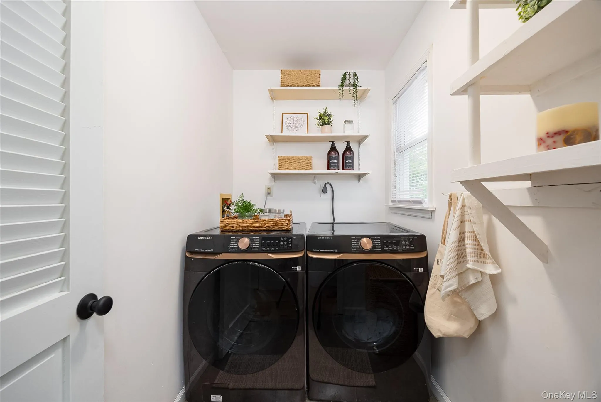 4 Cove Road, Rhinebeck, NY, 5 Bedrooms Bedrooms, 12 Rooms Rooms,3 BathroomsBathrooms,Residential,For Rent,Cove,0,1025128 4 Cove Road, Rhinebeck, NY, 5 Bedrooms Bedrooms, 12 Rooms Rooms,3 BathroomsBathrooms,Residential,For Rent,Cove,0,1025128