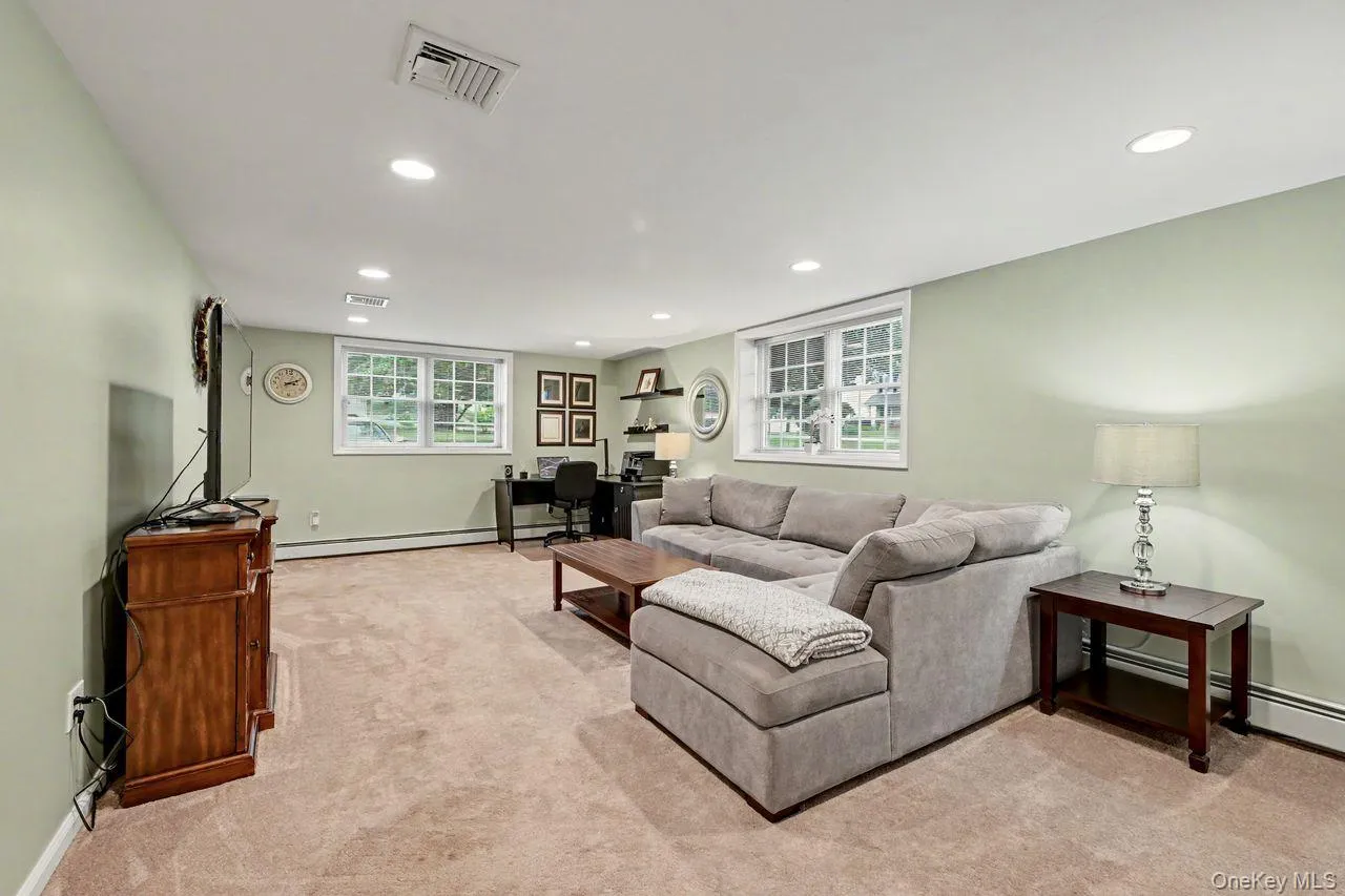 19 Lindy Drive, Carmel, NY, 4 Bedrooms Bedrooms, 9 Rooms Rooms,2 BathroomsBathrooms,Residential,For Rent,Lindy,0,1025130 19 Lindy Drive, Carmel, NY, 4 Bedrooms Bedrooms, 9 Rooms Rooms,2 BathroomsBathrooms,Residential,For Rent,Lindy,0,1025130