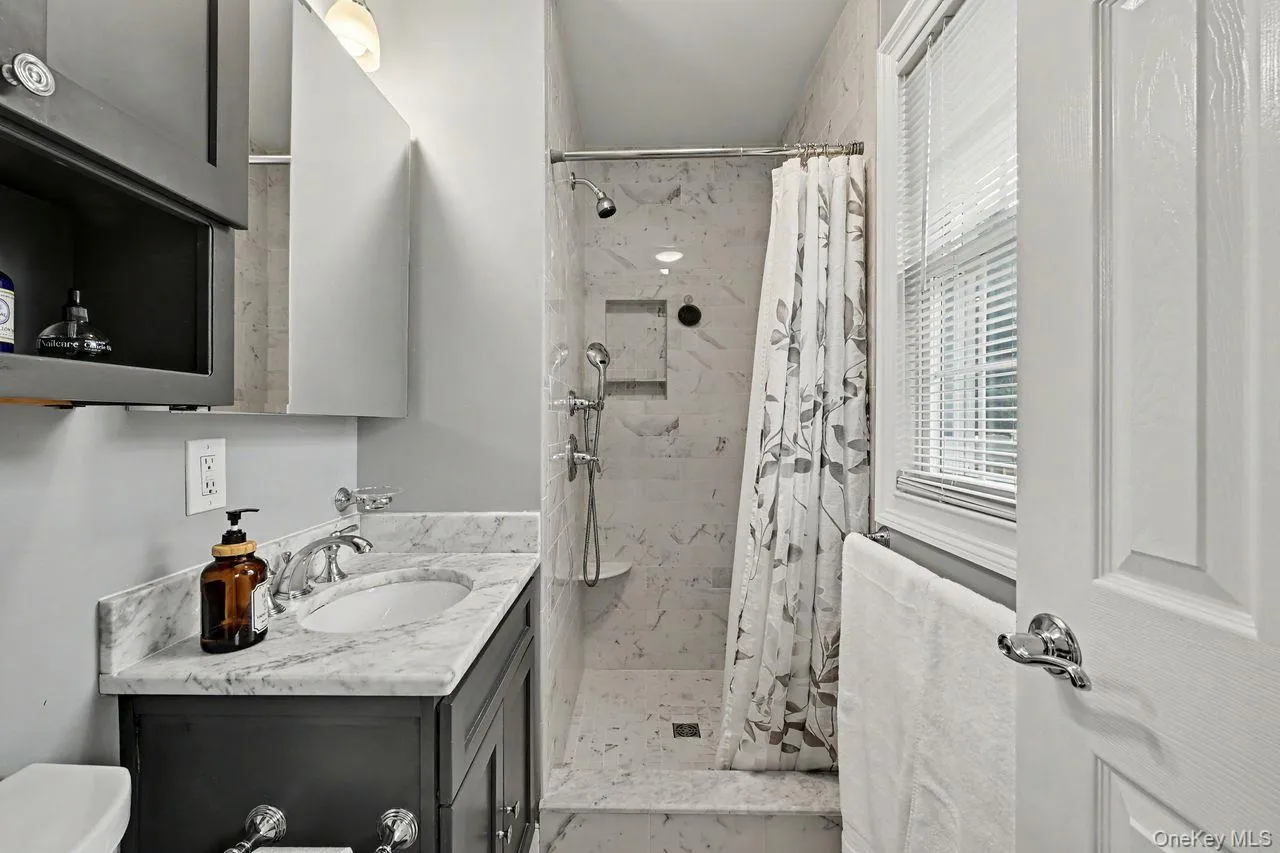 19 Lindy Drive, Carmel, NY, 4 Bedrooms Bedrooms, 9 Rooms Rooms,2 BathroomsBathrooms,Residential,For Rent,Lindy,0,1025130 19 Lindy Drive, Carmel, NY, 4 Bedrooms Bedrooms, 9 Rooms Rooms,2 BathroomsBathrooms,Residential,For Rent,Lindy,0,1025130