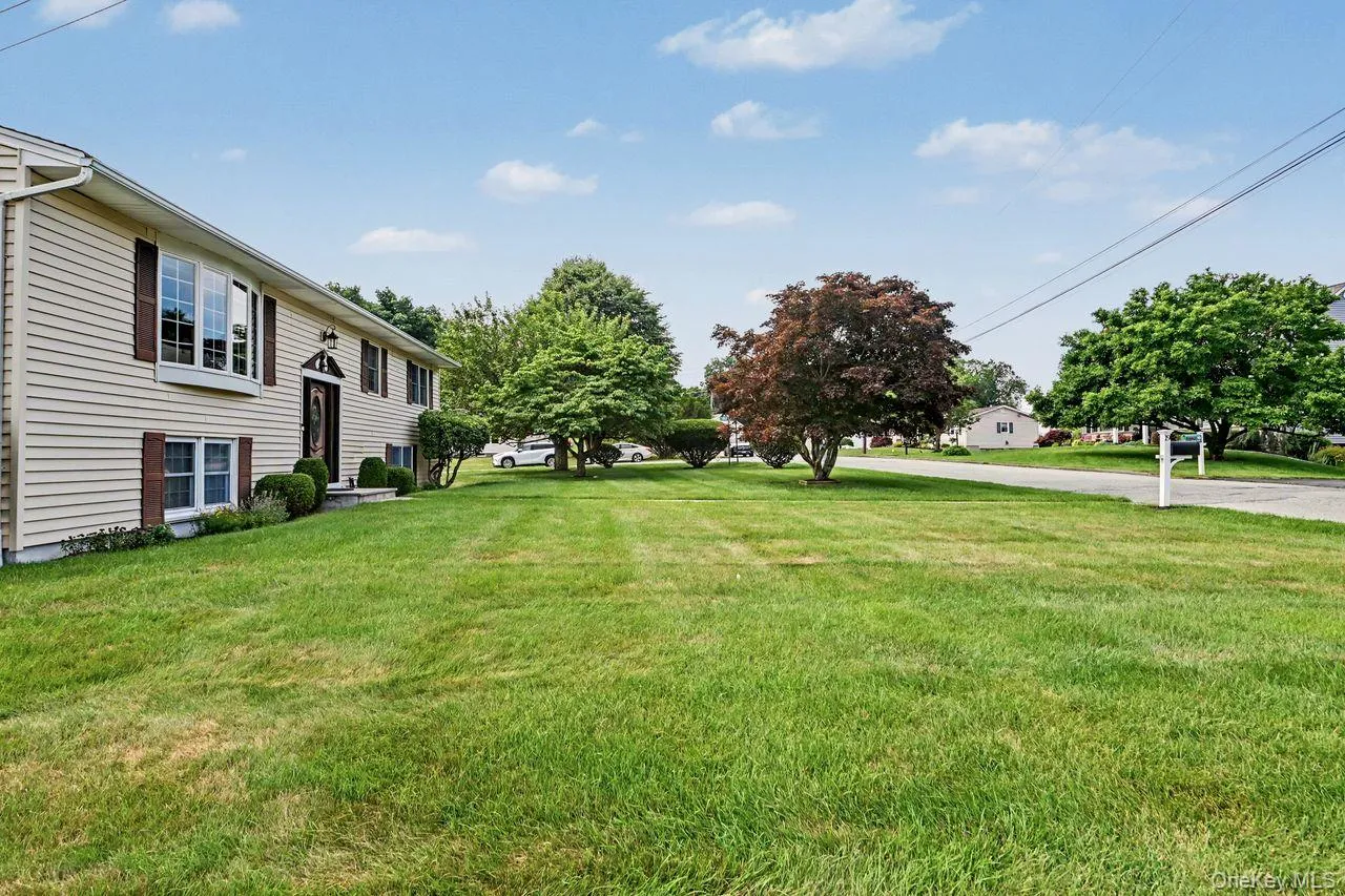 19 Lindy Drive, Carmel, NY, 4 Bedrooms Bedrooms, 9 Rooms Rooms,2 BathroomsBathrooms,Residential,For Rent,Lindy,0,1025130 19 Lindy Drive, Carmel, NY, 4 Bedrooms Bedrooms, 9 Rooms Rooms,2 BathroomsBathrooms,Residential,For Rent,Lindy,0,1025130