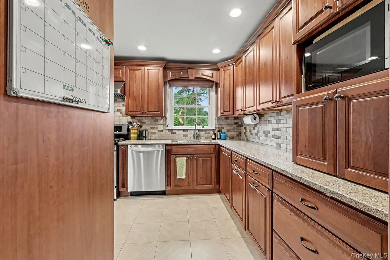 19 Lindy Drive, Carmel, NY, 4 Bedrooms Bedrooms, 9 Rooms Rooms,2 BathroomsBathrooms,Residential,For Rent,Lindy,0,1025130 19 Lindy Drive, Carmel, NY, 4 Bedrooms Bedrooms, 9 Rooms Rooms,2 BathroomsBathrooms,Residential,For Rent,Lindy,0,1025130
