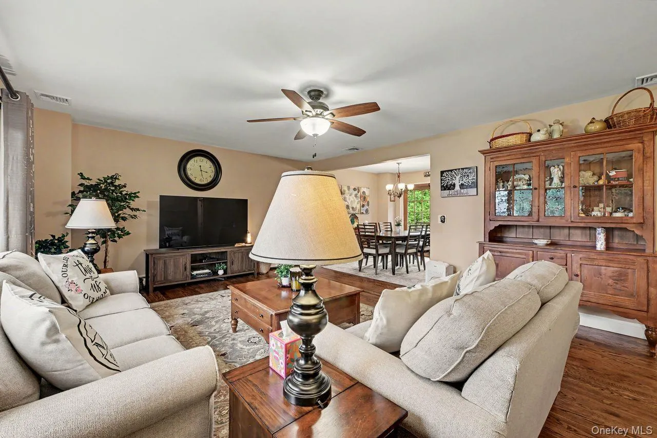 19 Lindy Drive, Carmel, NY, 4 Bedrooms Bedrooms, 9 Rooms Rooms,2 BathroomsBathrooms,Residential,For Rent,Lindy,0,1025130 19 Lindy Drive, Carmel, NY, 4 Bedrooms Bedrooms, 9 Rooms Rooms,2 BathroomsBathrooms,Residential,For Rent,Lindy,0,1025130