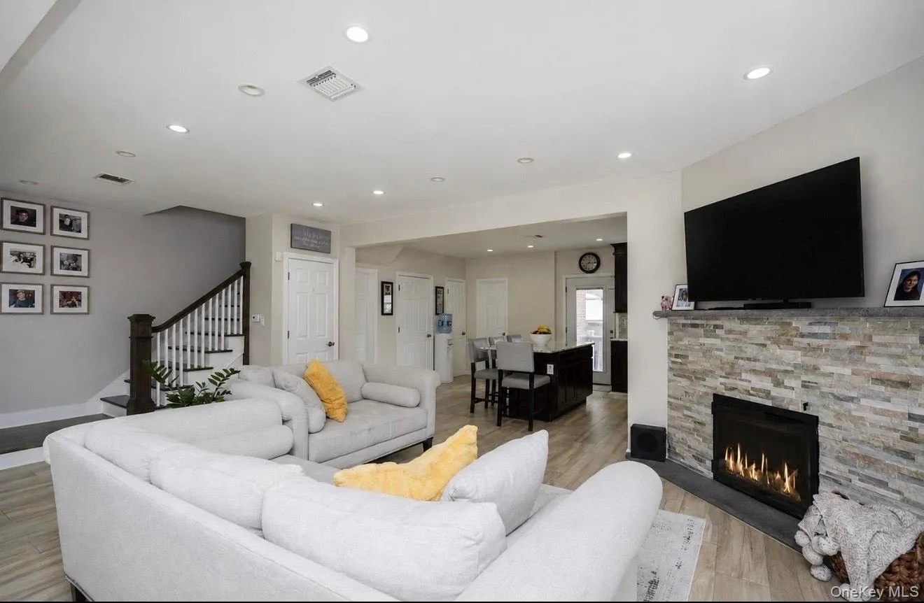18 7 Street, New York, NY, 4 Bedrooms Bedrooms, 9 Rooms Rooms,3 BathroomsBathrooms,Residential,For Rent,7,0,1025132 18 7 Street, New York, NY, 4 Bedrooms Bedrooms, 9 Rooms Rooms,3 BathroomsBathrooms,Residential,For Rent,7,0,1025132