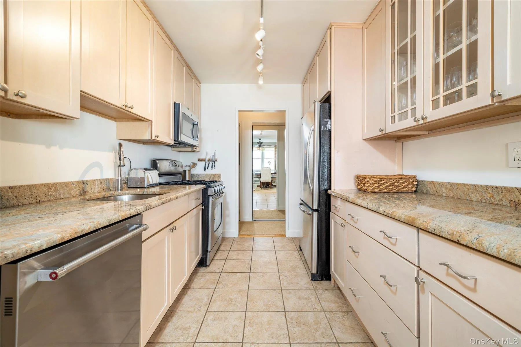 522 SHORE Road, Long Beach, NY, 1 Bedroom Bedrooms, 4 Rooms Rooms,1 BathroomBathrooms,Residential,For Rent,SHORE,0,1025135 522 SHORE Road, Long Beach, NY, 1 Bedroom Bedrooms, 4 Rooms Rooms,1 BathroomBathrooms,Residential,For Rent,SHORE,0,1025135