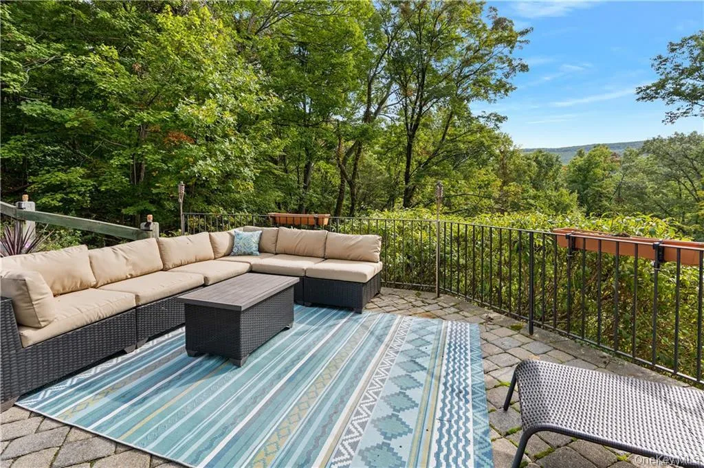 13 Kings Point Lane, Blooming Grove, NY, 4 Bedrooms Bedrooms, 10 Rooms Rooms,2 BathroomsBathrooms,Residential Lease,For Rent,Kings Point,0,1025136 13 Kings Point Lane, Blooming Grove, NY, 4 Bedrooms Bedrooms, 10 Rooms Rooms,2 BathroomsBathrooms,Residential Lease,For Rent,Kings Point,0,1025136