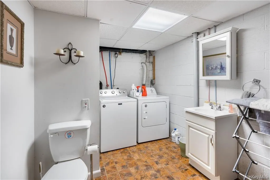 13 Kings Point Lane, Blooming Grove, NY, 4 Bedrooms Bedrooms, 10 Rooms Rooms,2 BathroomsBathrooms,Residential Lease,For Rent,Kings Point,0,1025136 13 Kings Point Lane, Blooming Grove, NY, 4 Bedrooms Bedrooms, 10 Rooms Rooms,2 BathroomsBathrooms,Residential Lease,For Rent,Kings Point,0,1025136