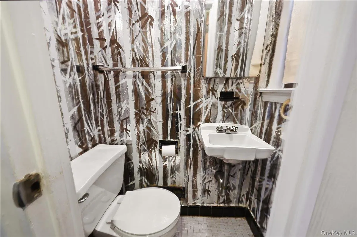 3310 Gunther Avenue, New York, NY, 3 Bedrooms Bedrooms, 6 Rooms Rooms,2 BathroomsBathrooms,Residential,For Rent,Gunther,0,1025142 3310 Gunther Avenue, New York, NY, 3 Bedrooms Bedrooms, 6 Rooms Rooms,2 BathroomsBathrooms,Residential,For Rent,Gunther,0,1025142