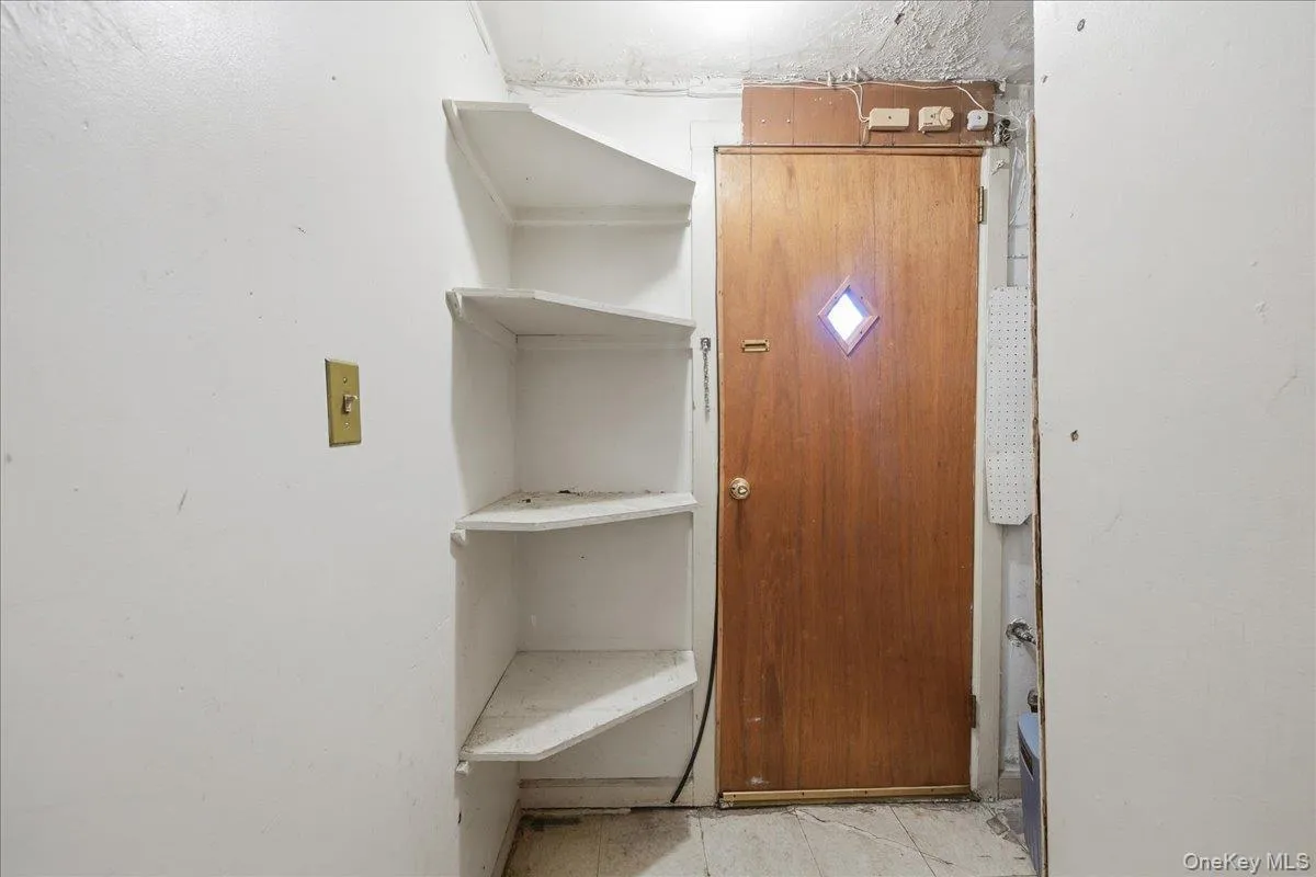 3310 Gunther Avenue, New York, NY, 3 Bedrooms Bedrooms, 6 Rooms Rooms,2 BathroomsBathrooms,Residential,For Rent,Gunther,0,1025142 3310 Gunther Avenue, New York, NY, 3 Bedrooms Bedrooms, 6 Rooms Rooms,2 BathroomsBathrooms,Residential,For Rent,Gunther,0,1025142