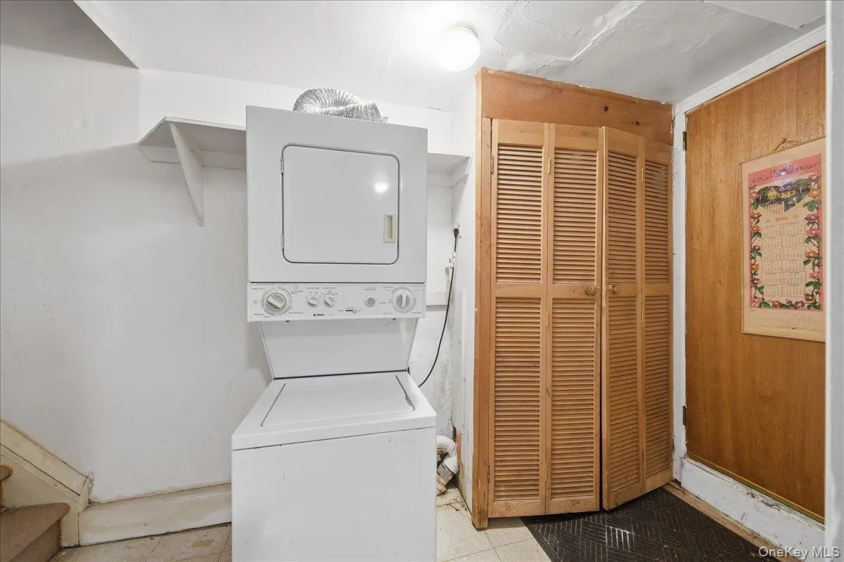 3310 Gunther Avenue, New York, NY, 3 Bedrooms Bedrooms, 6 Rooms Rooms,2 BathroomsBathrooms,Residential,For Rent,Gunther,0,1025142 3310 Gunther Avenue, New York, NY, 3 Bedrooms Bedrooms, 6 Rooms Rooms,2 BathroomsBathrooms,Residential,For Rent,Gunther,0,1025142