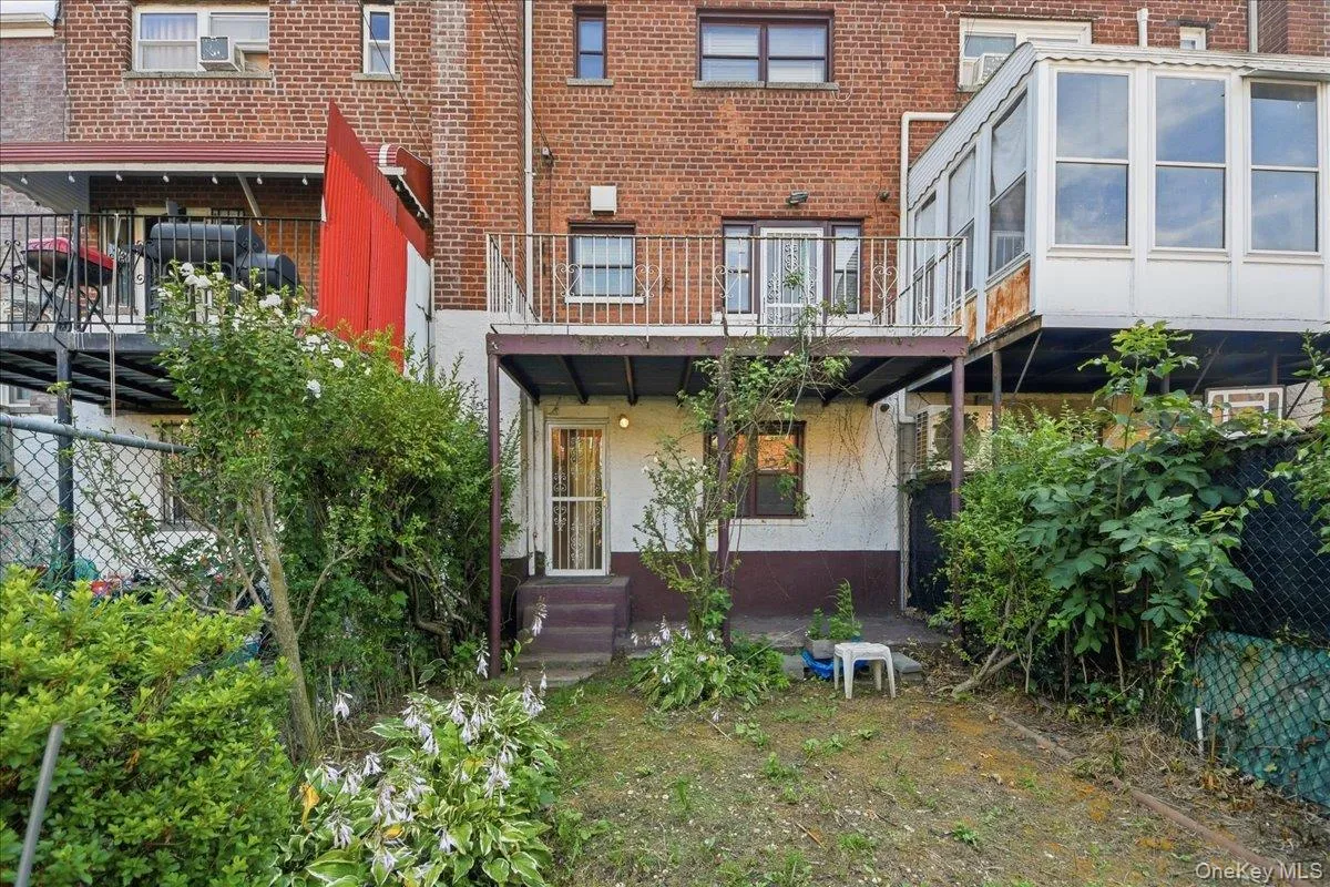 3310 Gunther Avenue, New York, NY, 3 Bedrooms Bedrooms, 6 Rooms Rooms,2 BathroomsBathrooms,Residential,For Rent,Gunther,0,1025142 3310 Gunther Avenue, New York, NY, 3 Bedrooms Bedrooms, 6 Rooms Rooms,2 BathroomsBathrooms,Residential,For Rent,Gunther,0,1025142