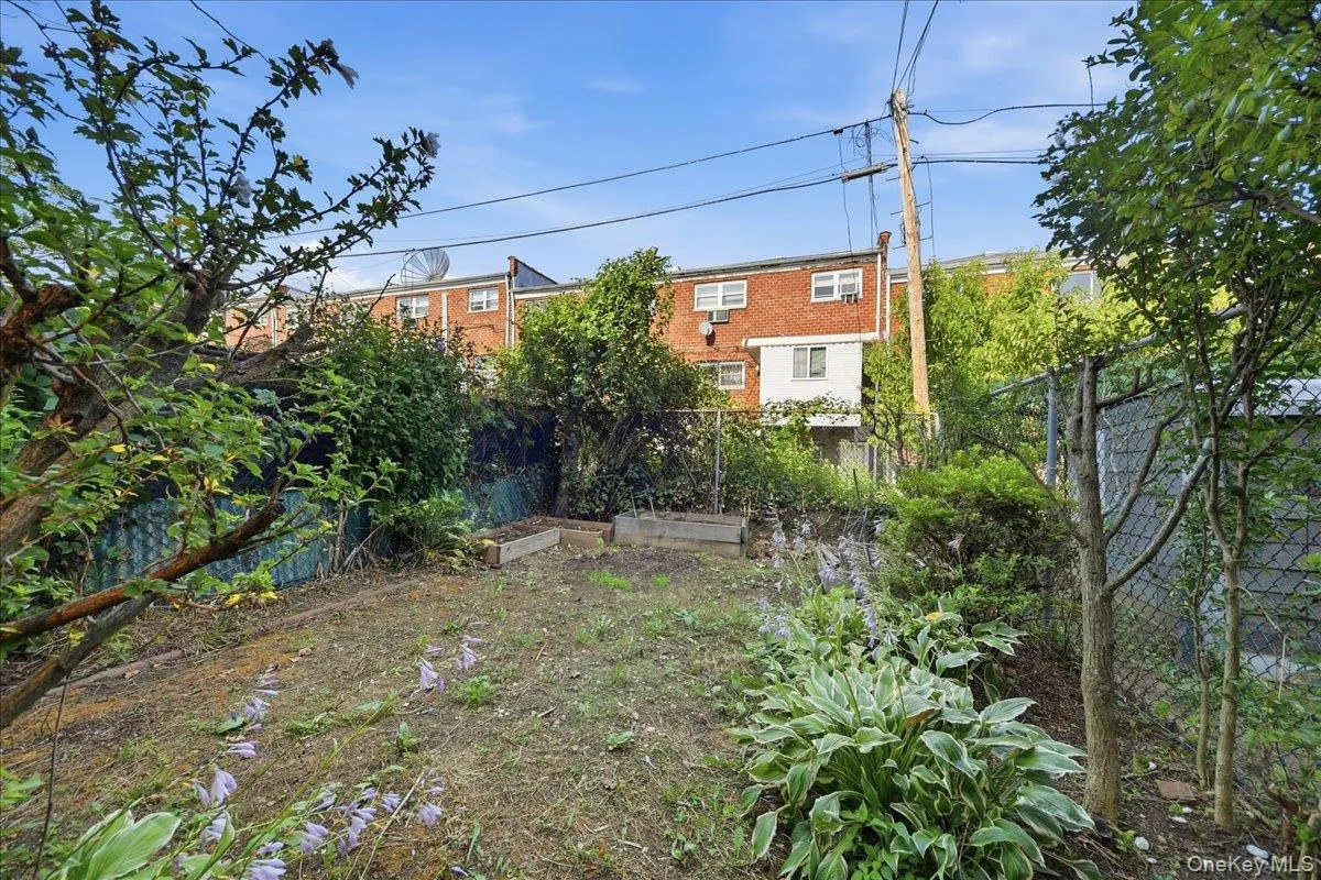 3310 Gunther Avenue, New York, NY, 3 Bedrooms Bedrooms, 6 Rooms Rooms,2 BathroomsBathrooms,Residential,For Rent,Gunther,0,1025142 3310 Gunther Avenue, New York, NY, 3 Bedrooms Bedrooms, 6 Rooms Rooms,2 BathroomsBathrooms,Residential,For Rent,Gunther,0,1025142