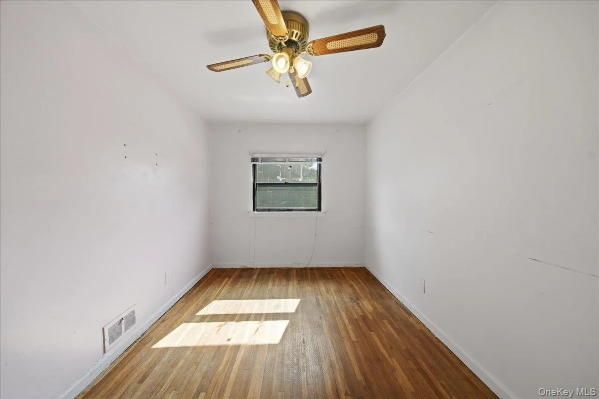 3310 Gunther Avenue, New York, NY, 3 Bedrooms Bedrooms, 6 Rooms Rooms,2 BathroomsBathrooms,Residential,For Rent,Gunther,0,1025142 3310 Gunther Avenue, New York, NY, 3 Bedrooms Bedrooms, 6 Rooms Rooms,2 BathroomsBathrooms,Residential,For Rent,Gunther,0,1025142
