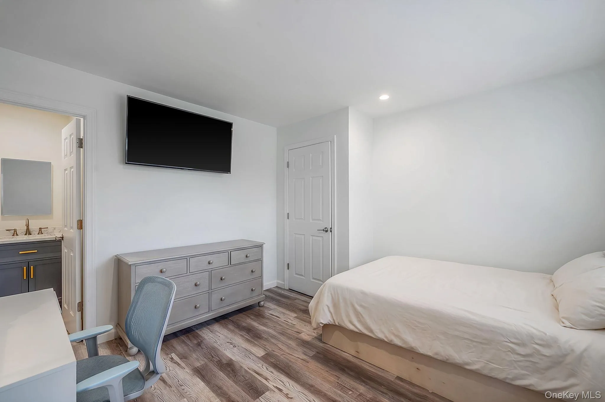 48 Hillside Avenue, Brookhaven, NY, 4 Bedrooms Bedrooms, 7 Rooms Rooms,4 BathroomsBathrooms,Residential,For Rent,Hillside,0,1025143 48 Hillside Avenue, Brookhaven, NY, 4 Bedrooms Bedrooms, 7 Rooms Rooms,4 BathroomsBathrooms,Residential,For Rent,Hillside,0,1025143