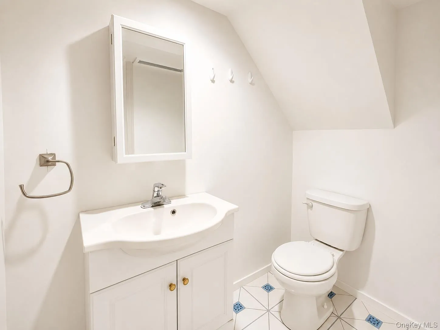 6766 Exeter Street, New York, NY, 3 Bedrooms Bedrooms, 8 Rooms Rooms,2 BathroomsBathrooms,Residential,For Rent,Exeter,0,1025144 6766 Exeter Street, New York, NY, 3 Bedrooms Bedrooms, 8 Rooms Rooms,2 BathroomsBathrooms,Residential,For Rent,Exeter,0,1025144