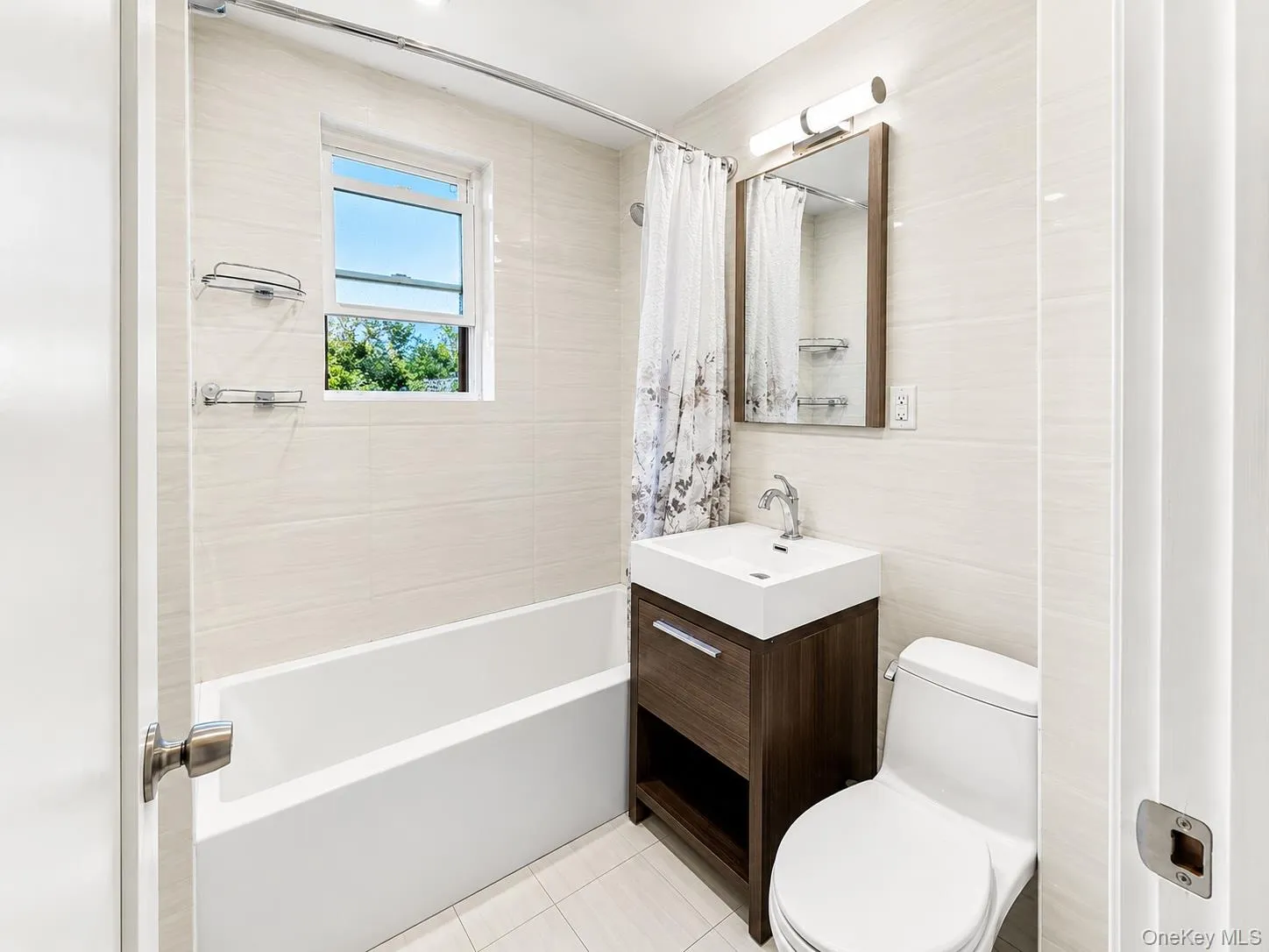 6766 Exeter Street, New York, NY, 3 Bedrooms Bedrooms, 8 Rooms Rooms,2 BathroomsBathrooms,Residential,For Rent,Exeter,0,1025144 6766 Exeter Street, New York, NY, 3 Bedrooms Bedrooms, 8 Rooms Rooms,2 BathroomsBathrooms,Residential,For Rent,Exeter,0,1025144