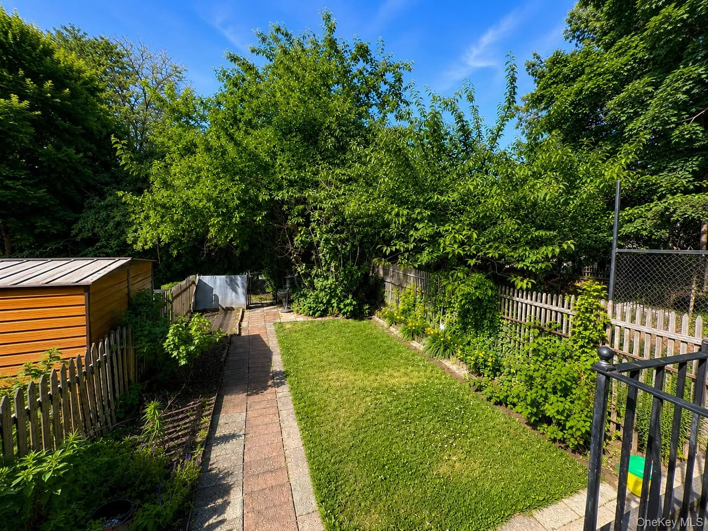 6766 Exeter Street, New York, NY, 3 Bedrooms Bedrooms, 8 Rooms Rooms,2 BathroomsBathrooms,Residential,For Rent,Exeter,0,1025144 6766 Exeter Street, New York, NY, 3 Bedrooms Bedrooms, 8 Rooms Rooms,2 BathroomsBathrooms,Residential,For Rent,Exeter,0,1025144