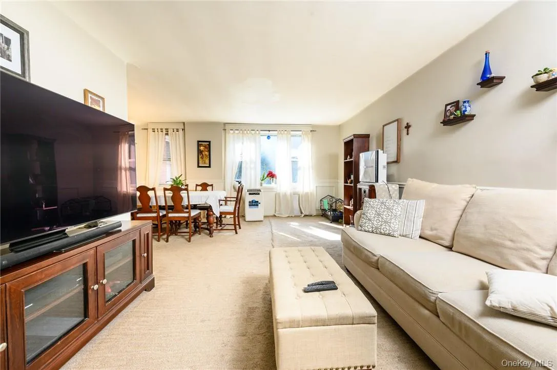 4 Sadore Lane, Yonkers, NY, 1 Bedroom Bedrooms, 3 Rooms Rooms,1 BathroomBathrooms,Residential Lease,For Rent,Sadore,0,1025149 4 Sadore Lane, Yonkers, NY, 1 Bedroom Bedrooms, 3 Rooms Rooms,1 BathroomBathrooms,Residential Lease,For Rent,Sadore,0,1025149
