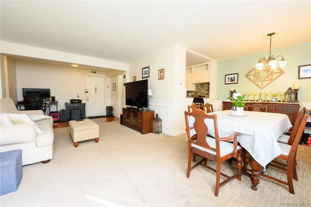 4 Sadore Lane, Yonkers, NY, 1 Bedroom Bedrooms, 3 Rooms Rooms,1 BathroomBathrooms,Residential Lease,For Rent,Sadore,0,1025149 4 Sadore Lane, Yonkers, NY, 1 Bedroom Bedrooms, 3 Rooms Rooms,1 BathroomBathrooms,Residential Lease,For Rent,Sadore,0,1025149