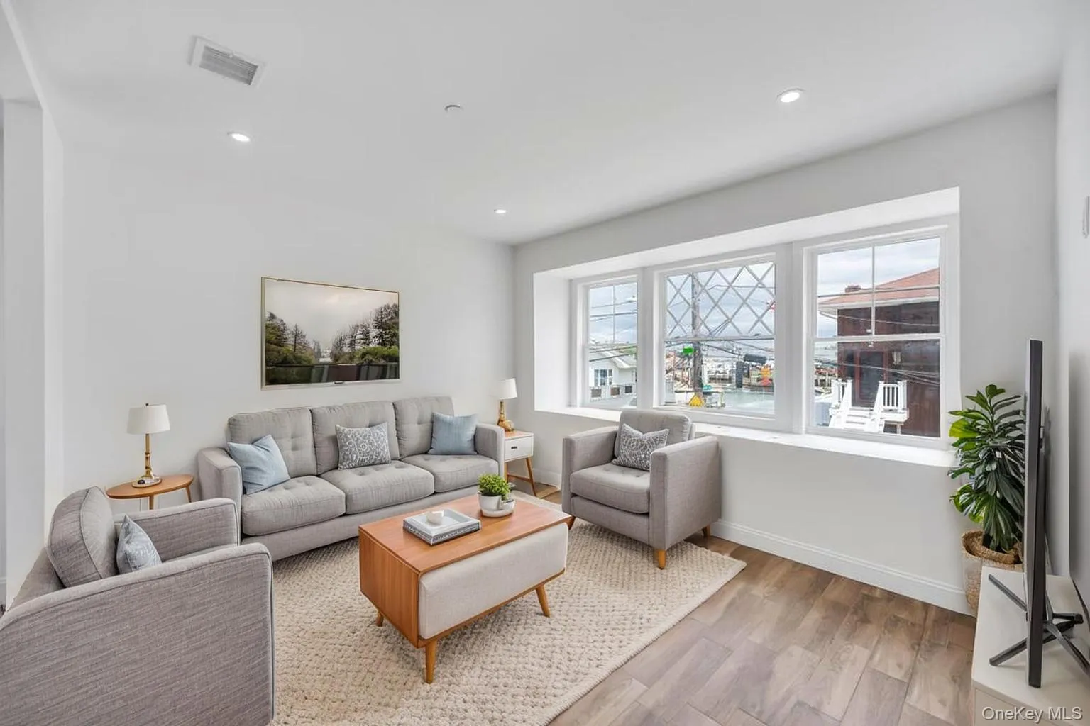10 8th Avenue, Hempstead, NY, 4 Bedrooms Bedrooms, 8 Rooms Rooms,2 BathroomsBathrooms,Residential,For Rent,8th,0,1025152 10 8th Avenue, Hempstead, NY, 4 Bedrooms Bedrooms, 8 Rooms Rooms,2 BathroomsBathrooms,Residential,For Rent,8th,0,1025152