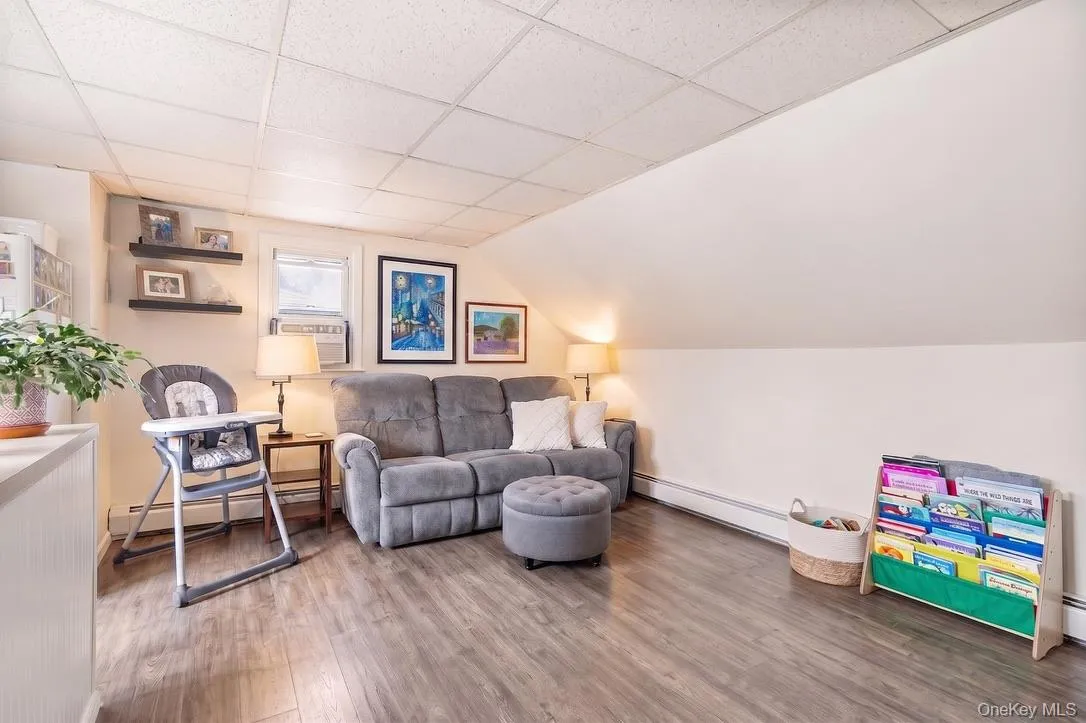 4 Erlwein Court, Oyster Bay, NY, 4 Bedrooms Bedrooms, 10 Rooms Rooms,2 BathroomsBathrooms,Residential,For Rent,Erlwein,0,1025167 4 Erlwein Court, Oyster Bay, NY, 4 Bedrooms Bedrooms, 10 Rooms Rooms,2 BathroomsBathrooms,Residential,For Rent,Erlwein,0,1025167