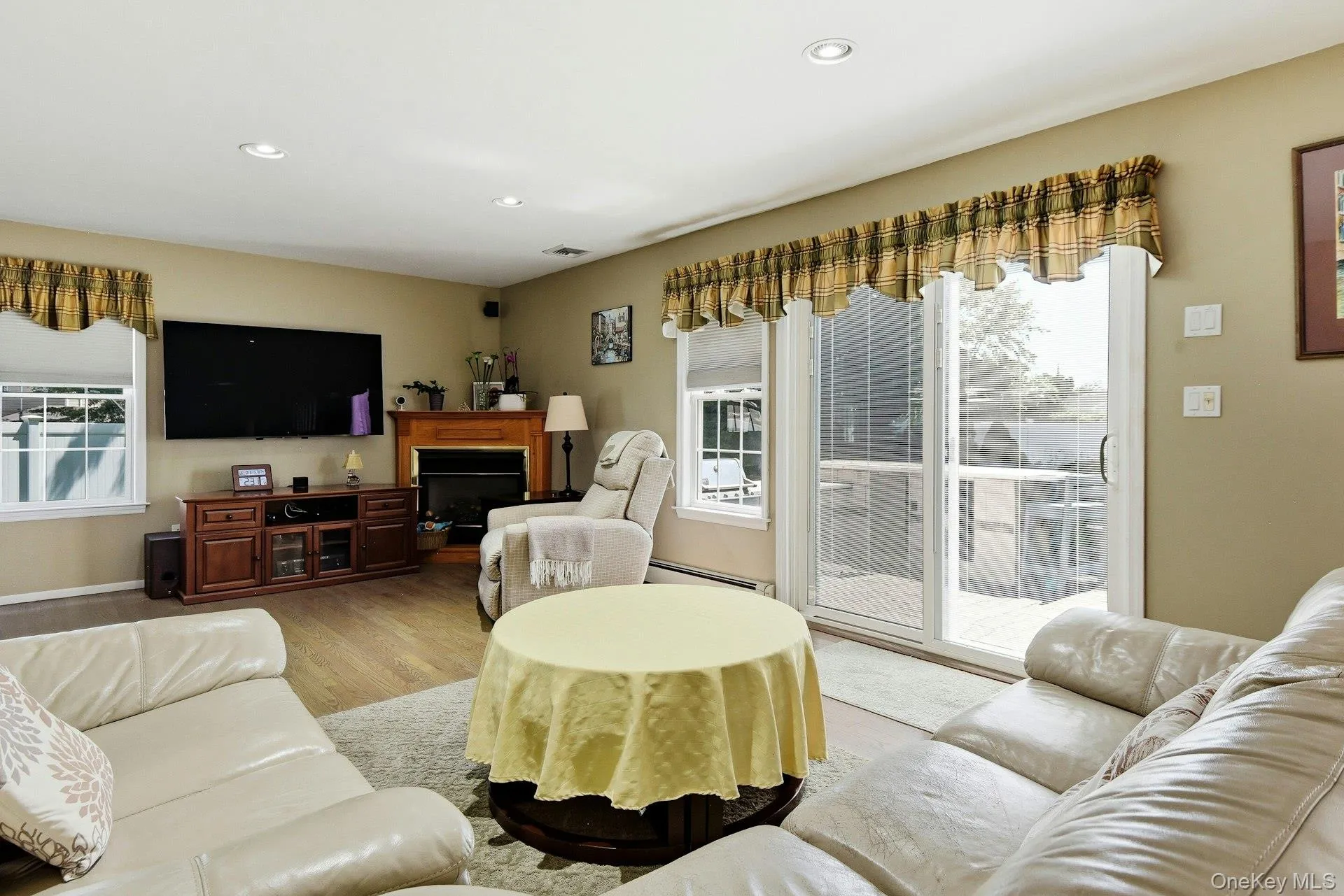 35 Dennis Lane, Oyster Bay, NY, 5 Bedrooms Bedrooms, 10 Rooms Rooms,3 BathroomsBathrooms,Residential,For Rent,Dennis,0,1025180 35 Dennis Lane, Oyster Bay, NY, 5 Bedrooms Bedrooms, 10 Rooms Rooms,3 BathroomsBathrooms,Residential,For Rent,Dennis,0,1025180