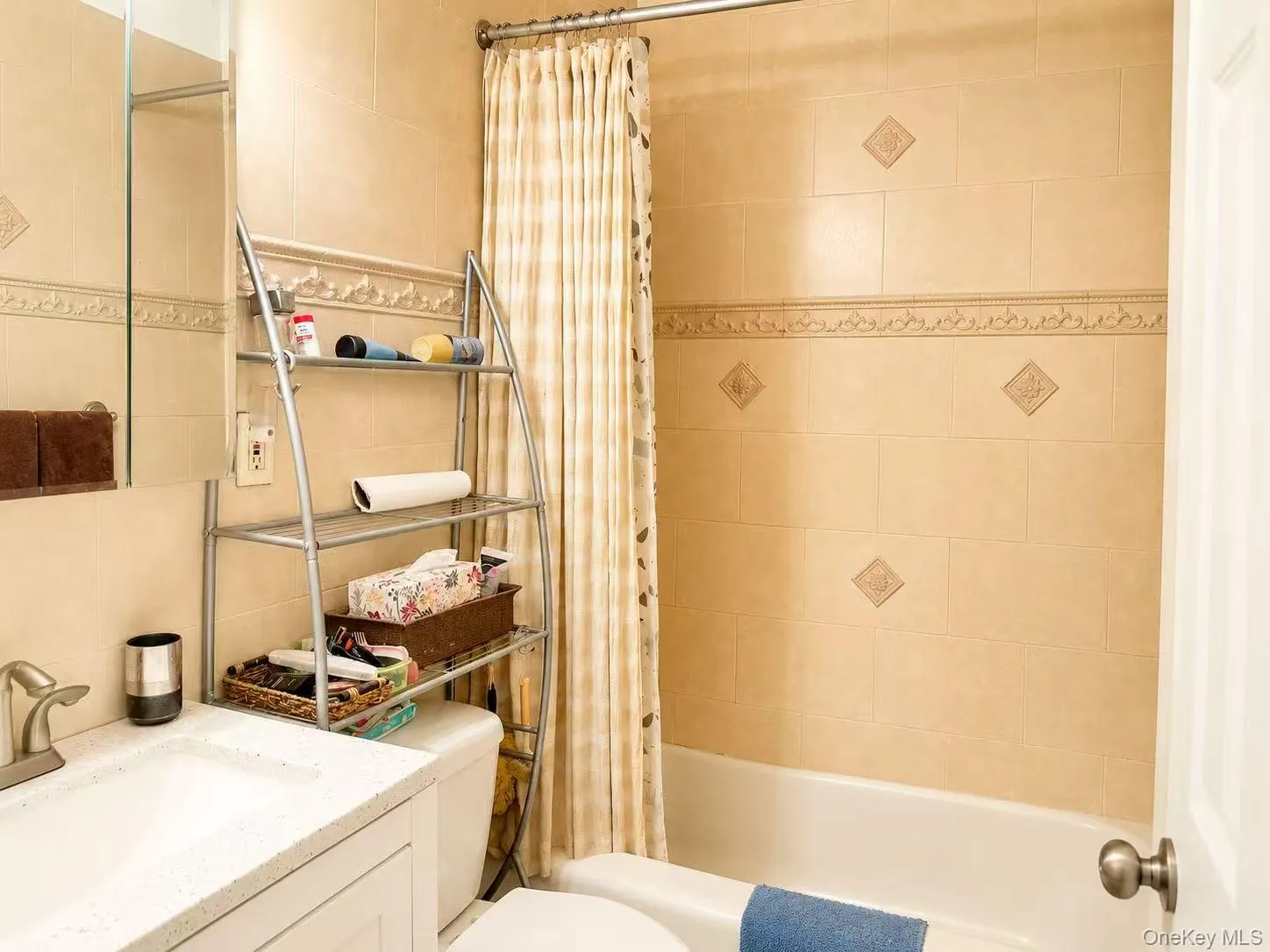 9940 63 Road, New York, NY, 2 Bedrooms Bedrooms, 4 Rooms Rooms,1 BathroomBathrooms,Residential,For Rent,63,0,1025185 9940 63 Road, New York, NY, 2 Bedrooms Bedrooms, 4 Rooms Rooms,1 BathroomBathrooms,Residential,For Rent,63,0,1025185