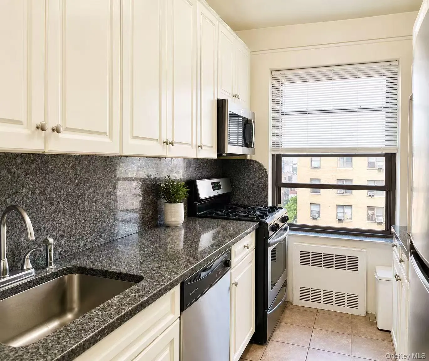 9940 63 Road, New York, NY, 2 Bedrooms Bedrooms, 4 Rooms Rooms,1 BathroomBathrooms,Residential,For Rent,63,0,1025185 9940 63 Road, New York, NY, 2 Bedrooms Bedrooms, 4 Rooms Rooms,1 BathroomBathrooms,Residential,For Rent,63,0,1025185