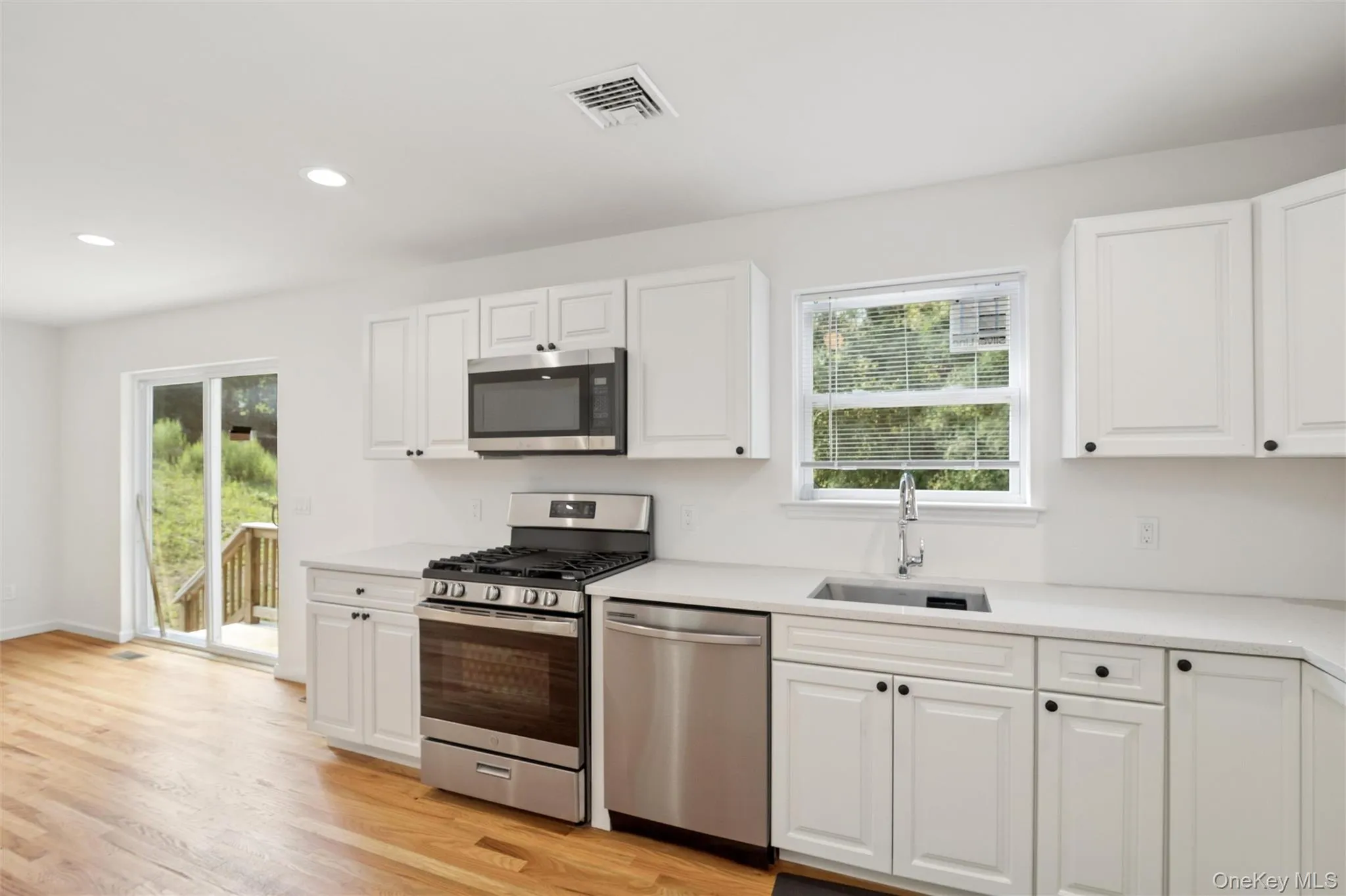 65 Ozark Street, Brookhaven, NY, 4 Bedrooms Bedrooms, 7 Rooms Rooms,2 BathroomsBathrooms,Residential,For Rent,Ozark,0,1025189 65 Ozark Street, Brookhaven, NY, 4 Bedrooms Bedrooms, 7 Rooms Rooms,2 BathroomsBathrooms,Residential,For Rent,Ozark,0,1025189