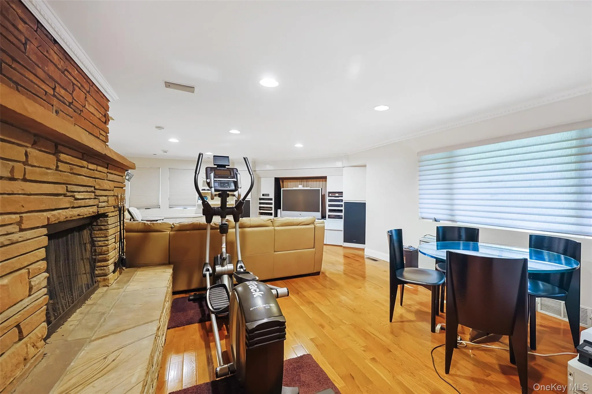 2 Woods Road, North Hempstead, NY, 4 Bedrooms Bedrooms, 10 Rooms Rooms,3 BathroomsBathrooms,Residential,For Rent,Woods,0,1025193 2 Woods Road, North Hempstead, NY, 4 Bedrooms Bedrooms, 10 Rooms Rooms,3 BathroomsBathrooms,Residential,For Rent,Woods,0,1025193