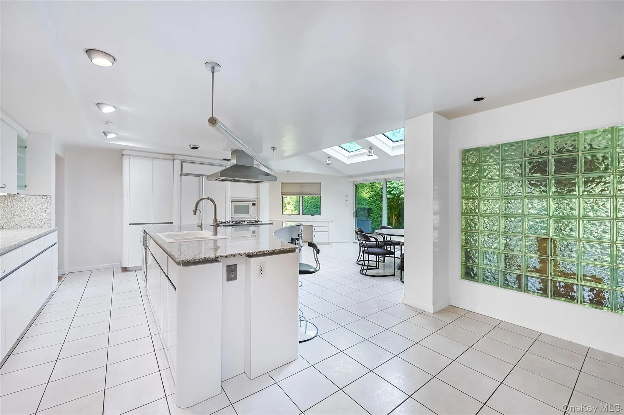 2 Woods Road, North Hempstead, NY, 4 Bedrooms Bedrooms, 10 Rooms Rooms,3 BathroomsBathrooms,Residential,For Rent,Woods,0,1025193 2 Woods Road, North Hempstead, NY, 4 Bedrooms Bedrooms, 10 Rooms Rooms,3 BathroomsBathrooms,Residential,For Rent,Woods,0,1025193