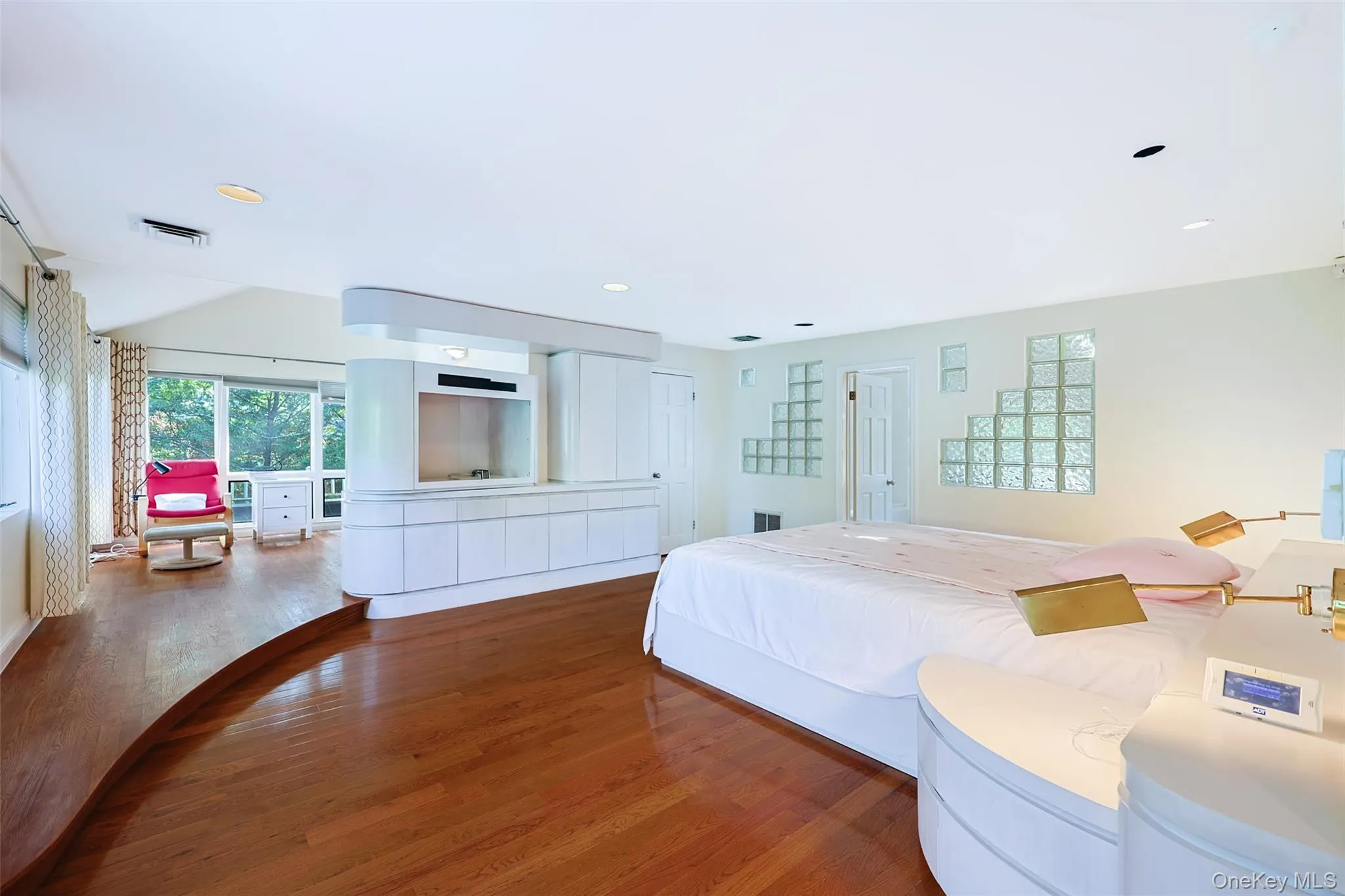 2 Woods Road, North Hempstead, NY, 4 Bedrooms Bedrooms, 10 Rooms Rooms,3 BathroomsBathrooms,Residential,For Rent,Woods,0,1025193 2 Woods Road, North Hempstead, NY, 4 Bedrooms Bedrooms, 10 Rooms Rooms,3 BathroomsBathrooms,Residential,For Rent,Woods,0,1025193