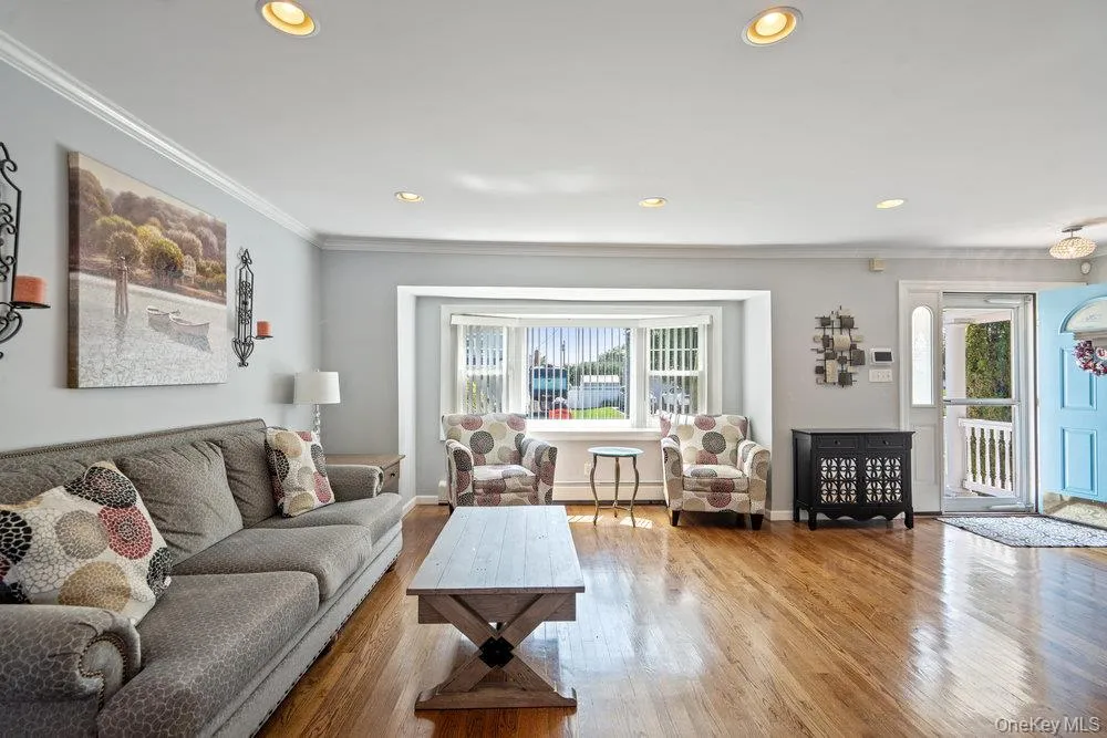 115 Lambert Avenue, Oyster Bay, NY, 5 Bedrooms Bedrooms, 10 Rooms Rooms,2 BathroomsBathrooms,Residential,For Rent,Lambert,0,1025194 115 Lambert Avenue, Oyster Bay, NY, 5 Bedrooms Bedrooms, 10 Rooms Rooms,2 BathroomsBathrooms,Residential,For Rent,Lambert,0,1025194