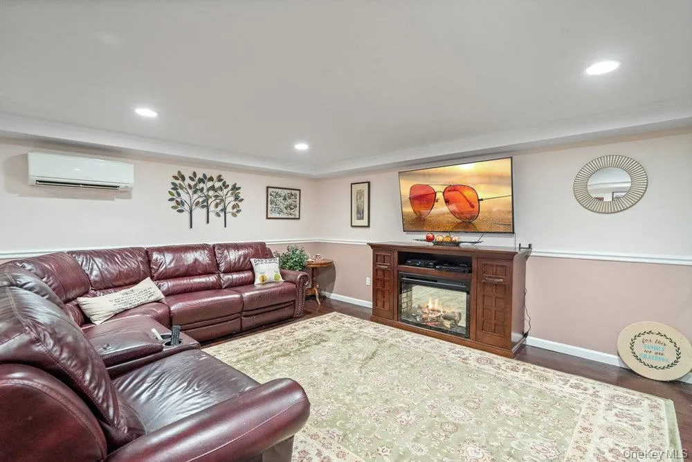 115 Lambert Avenue, Oyster Bay, NY, 5 Bedrooms Bedrooms, 10 Rooms Rooms,2 BathroomsBathrooms,Residential,For Rent,Lambert,0,1025194 115 Lambert Avenue, Oyster Bay, NY, 5 Bedrooms Bedrooms, 10 Rooms Rooms,2 BathroomsBathrooms,Residential,For Rent,Lambert,0,1025194