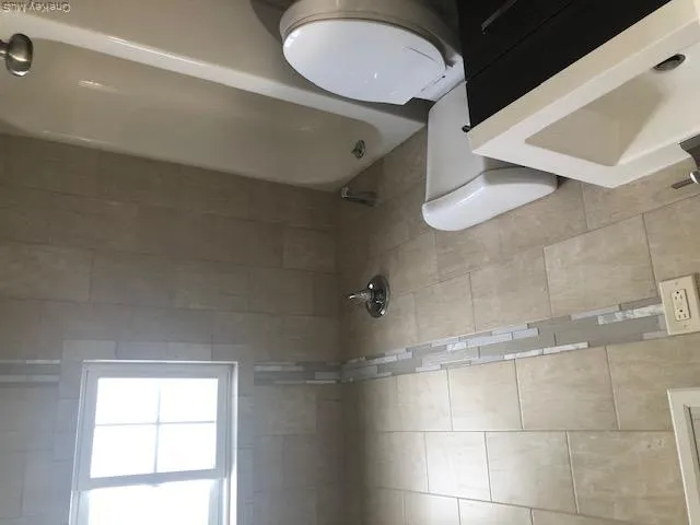 2933 Ocean Crest Boulevard, New York, NY, 3 Bedrooms Bedrooms, 5 Rooms Rooms,2 BathroomsBathrooms,Residential Lease,For Rent,Ocean Crest,0,1025199 2933 Ocean Crest Boulevard, New York, NY, 3 Bedrooms Bedrooms, 5 Rooms Rooms,2 BathroomsBathrooms,Residential Lease,For Rent,Ocean Crest,0,1025199