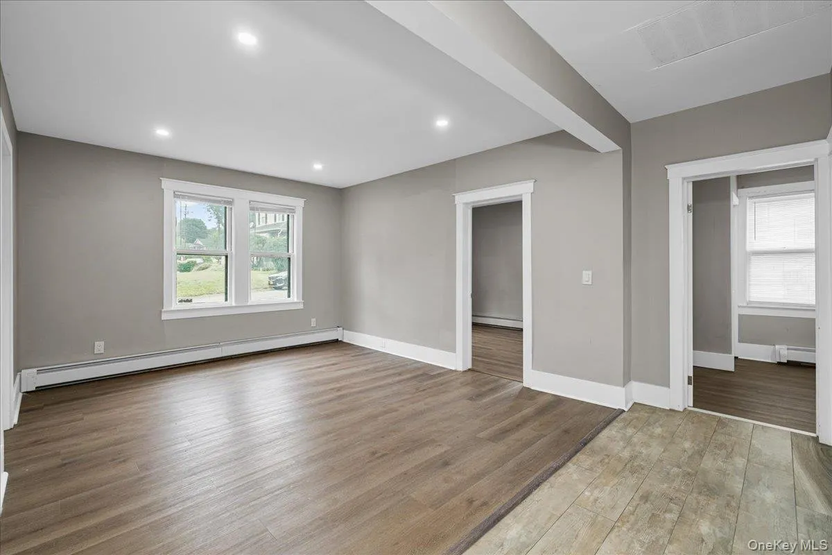 453 Route 17M, Middletown, NY, 3 Bedrooms Bedrooms, 6 Rooms Rooms,1 BathroomBathrooms,Residential Lease,For Rent,Route 17M,0,1025204 453 Route 17M, Middletown, NY, 3 Bedrooms Bedrooms, 6 Rooms Rooms,1 BathroomBathrooms,Residential Lease,For Rent,Route 17M,0,1025204