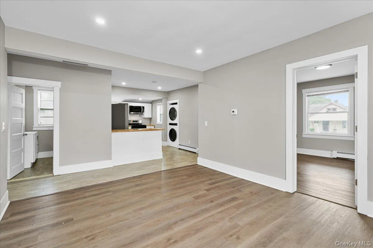 453 Route 17M, Middletown, NY, 3 Bedrooms Bedrooms, 6 Rooms Rooms,1 BathroomBathrooms,Residential Lease,For Rent,Route 17M,0,1025204 453 Route 17M, Middletown, NY, 3 Bedrooms Bedrooms, 6 Rooms Rooms,1 BathroomBathrooms,Residential Lease,For Rent,Route 17M,0,1025204