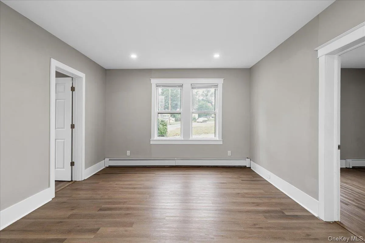 453 Route 17M, Middletown, NY, 3 Bedrooms Bedrooms, 6 Rooms Rooms,1 BathroomBathrooms,Residential Lease,For Rent,Route 17M,0,1025204 453 Route 17M, Middletown, NY, 3 Bedrooms Bedrooms, 6 Rooms Rooms,1 BathroomBathrooms,Residential Lease,For Rent,Route 17M,0,1025204