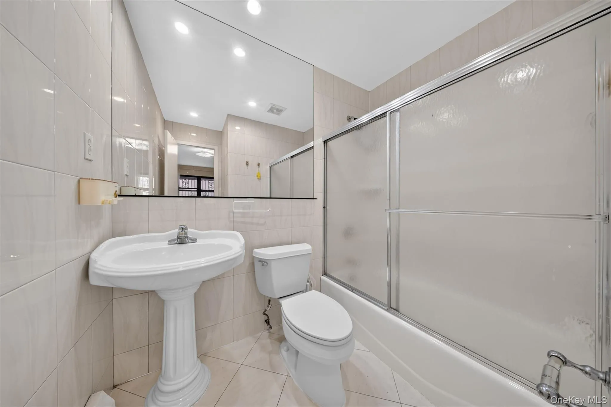 143-27 Roosevelt Avenue, New York, NY, 6 Bedrooms Bedrooms, 17 Rooms Rooms,5 BathroomsBathrooms,Residential,For Rent,Roosevelt,0,1025207 143-27 Roosevelt Avenue, New York, NY, 6 Bedrooms Bedrooms, 17 Rooms Rooms,5 BathroomsBathrooms,Residential,For Rent,Roosevelt,0,1025207
