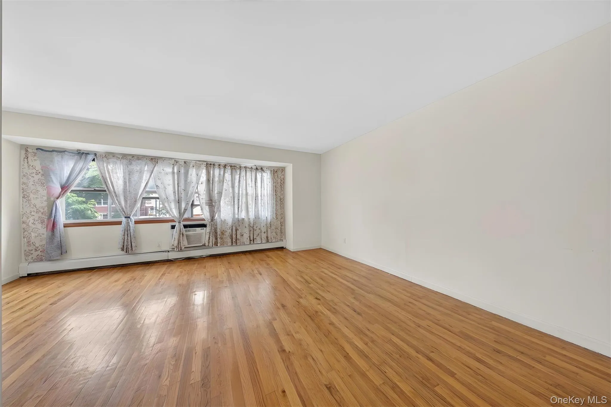 143-27 Roosevelt Avenue, New York, NY, 6 Bedrooms Bedrooms, 17 Rooms Rooms,5 BathroomsBathrooms,Residential,For Rent,Roosevelt,0,1025207 143-27 Roosevelt Avenue, New York, NY, 6 Bedrooms Bedrooms, 17 Rooms Rooms,5 BathroomsBathrooms,Residential,For Rent,Roosevelt,0,1025207