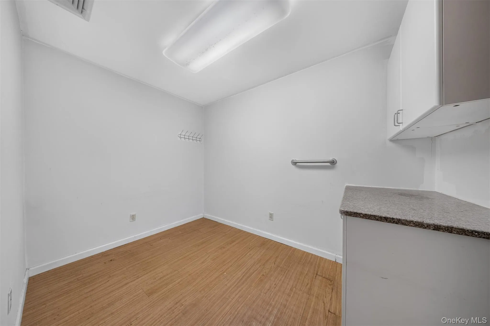 143-27 Roosevelt Avenue, New York, NY, 6 Bedrooms Bedrooms, 17 Rooms Rooms,5 BathroomsBathrooms,Residential,For Rent,Roosevelt,0,1025207 143-27 Roosevelt Avenue, New York, NY, 6 Bedrooms Bedrooms, 17 Rooms Rooms,5 BathroomsBathrooms,Residential,For Rent,Roosevelt,0,1025207