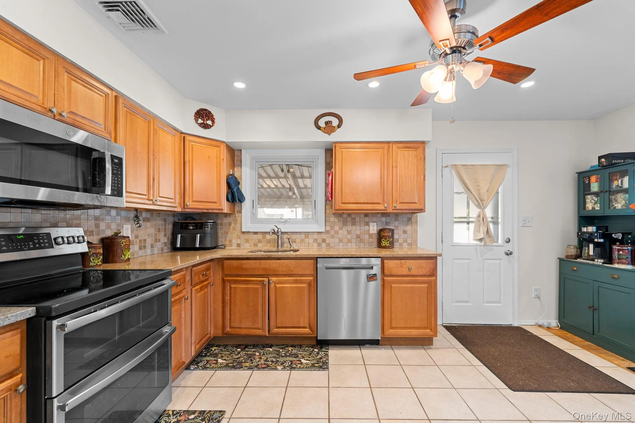30 44th Street, Babylon, NY, 3 Bedrooms Bedrooms, 5 Rooms Rooms,2 BathroomsBathrooms,Residential,For Rent,44th,0,1025209 30 44th Street, Babylon, NY, 3 Bedrooms Bedrooms, 5 Rooms Rooms,2 BathroomsBathrooms,Residential,For Rent,44th,0,1025209