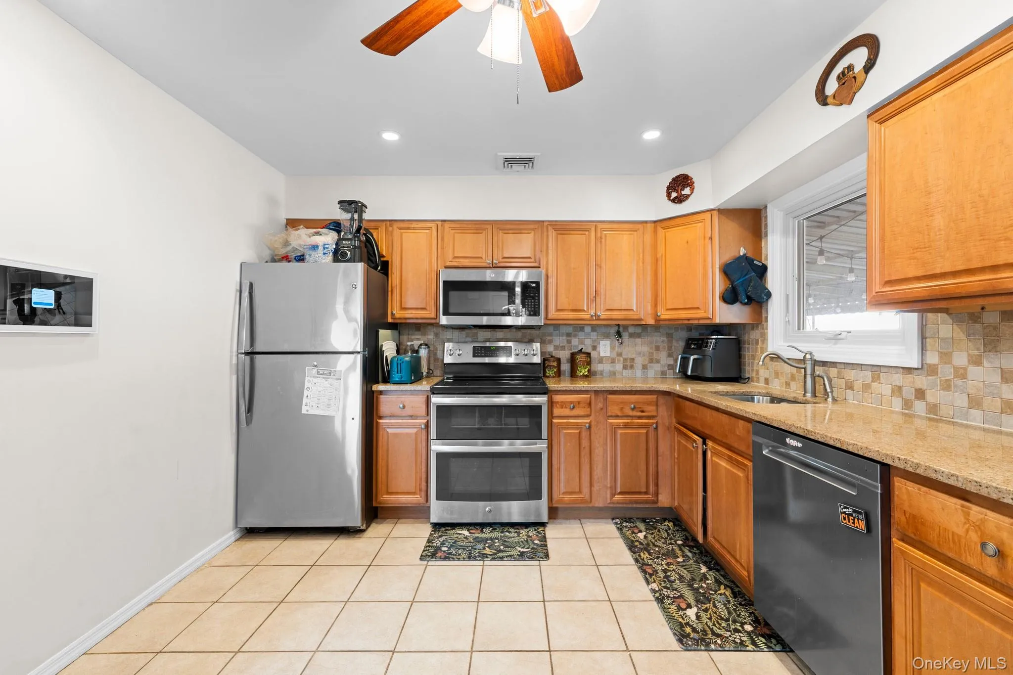 30 44th Street, Babylon, NY, 3 Bedrooms Bedrooms, 5 Rooms Rooms,2 BathroomsBathrooms,Residential,For Rent,44th,0,1025209 30 44th Street, Babylon, NY, 3 Bedrooms Bedrooms, 5 Rooms Rooms,2 BathroomsBathrooms,Residential,For Rent,44th,0,1025209